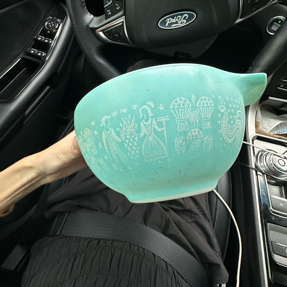 Cinderella Amish Butterprint Pyrex